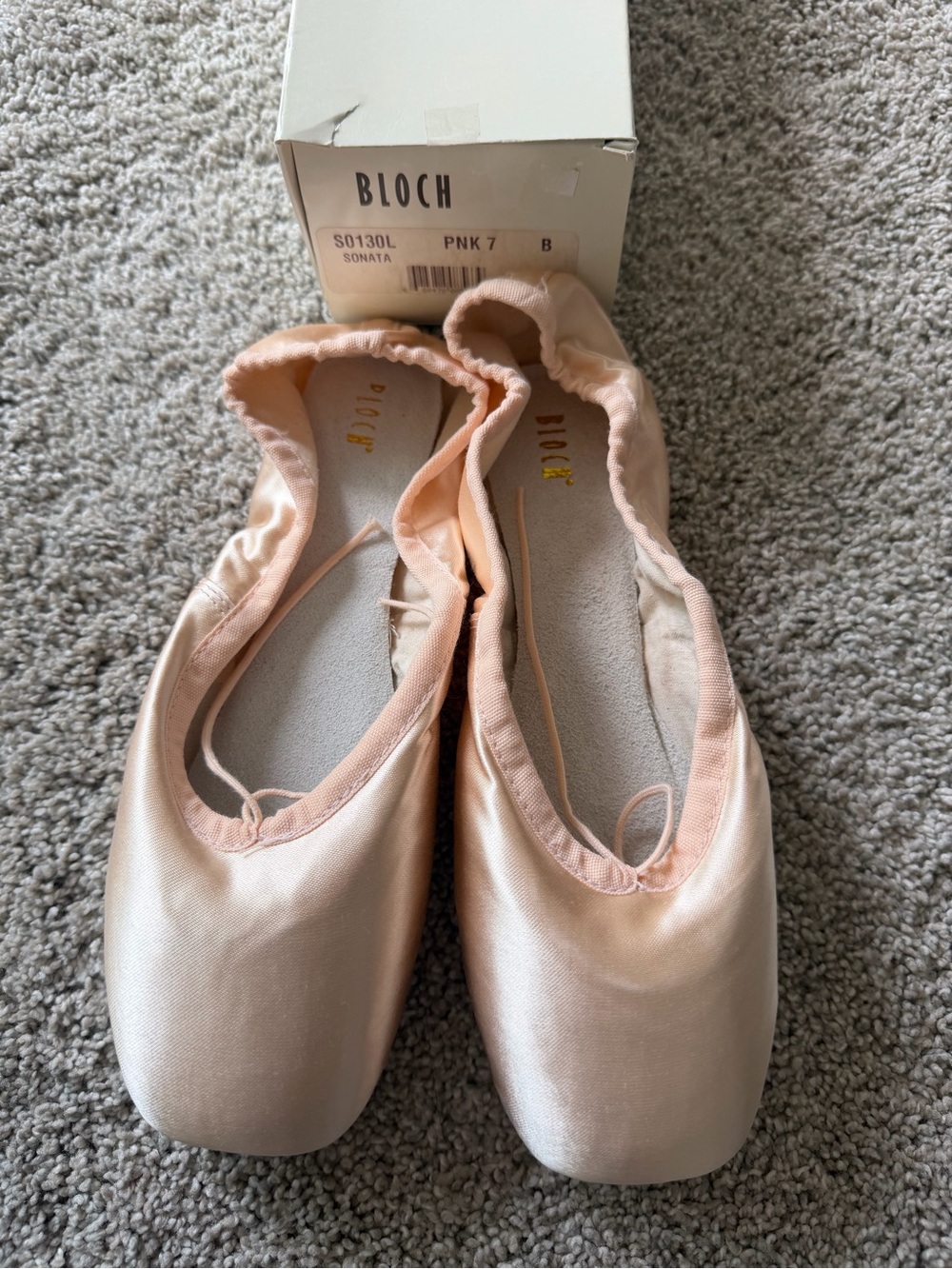 Bloch Satin Sonata Ballet Pointe Shoes in Light Pink
